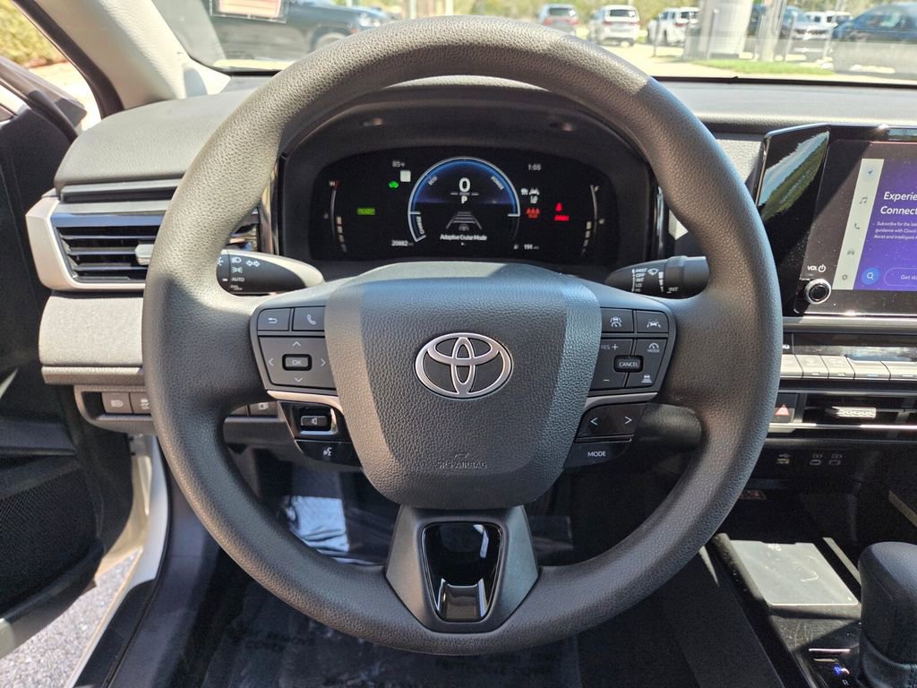 Used 2025 Toyota Camry LE FWD image 25