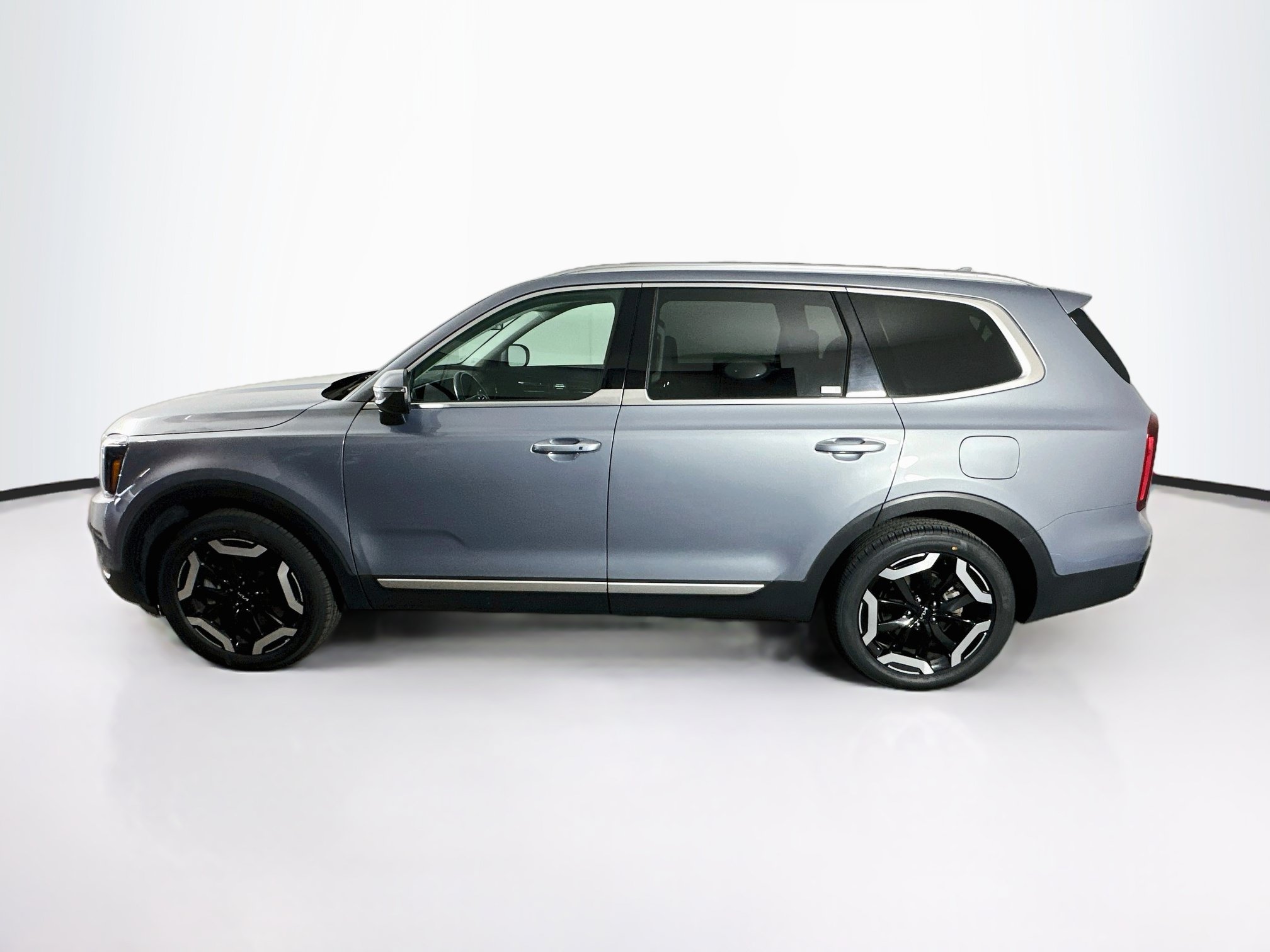 Used 2025 Kia Telluride S AWD/4WD image 4