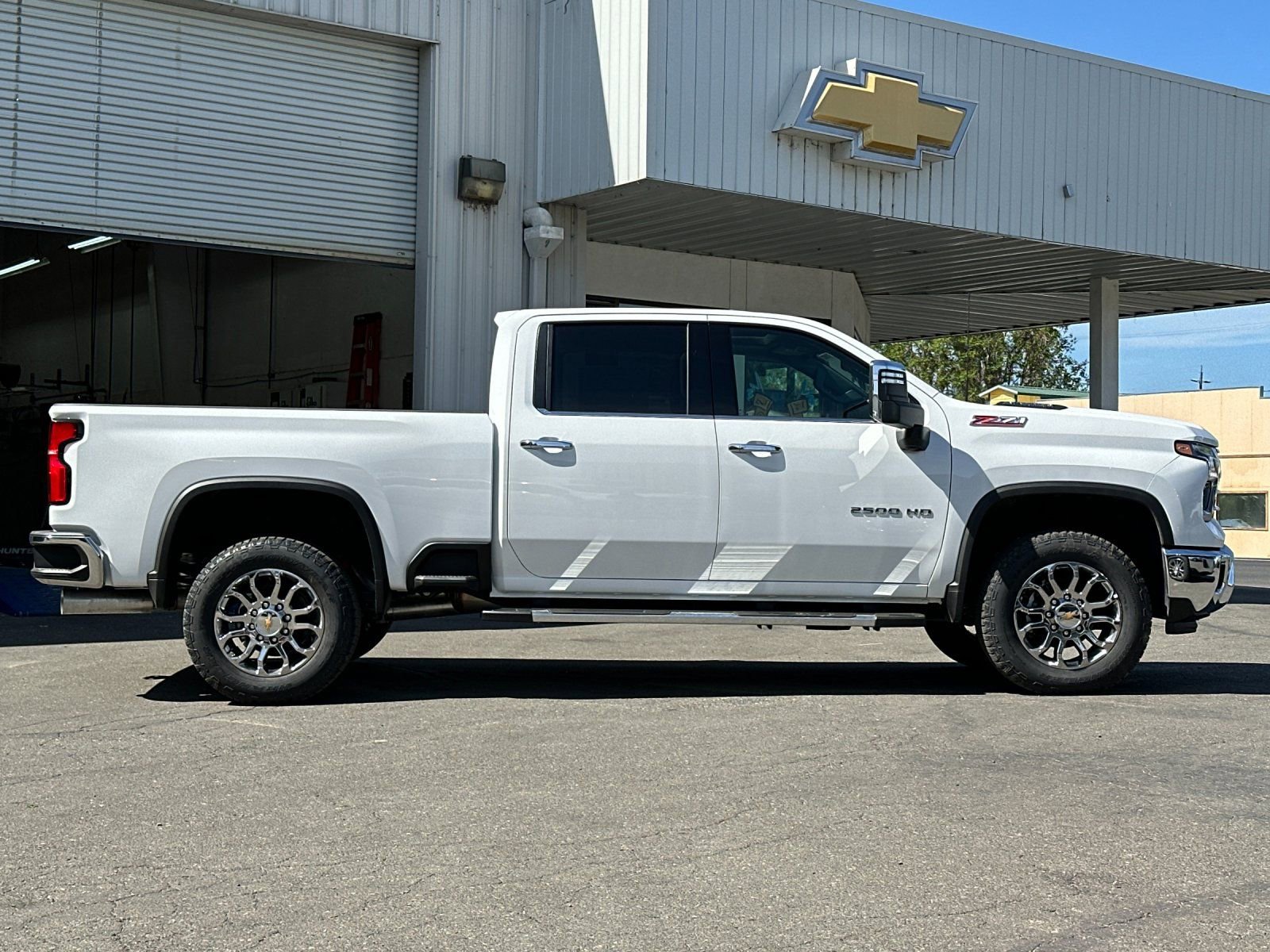 New 2026 Chevrolet Silverado 2500 LTZ w/ LTZ Premium Package AWD/4WD image 2