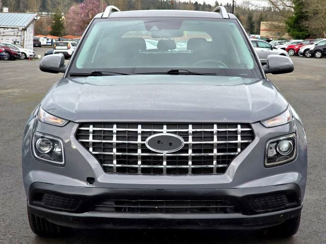 Used 2022 Hyundai Venue SEL FWD image 2