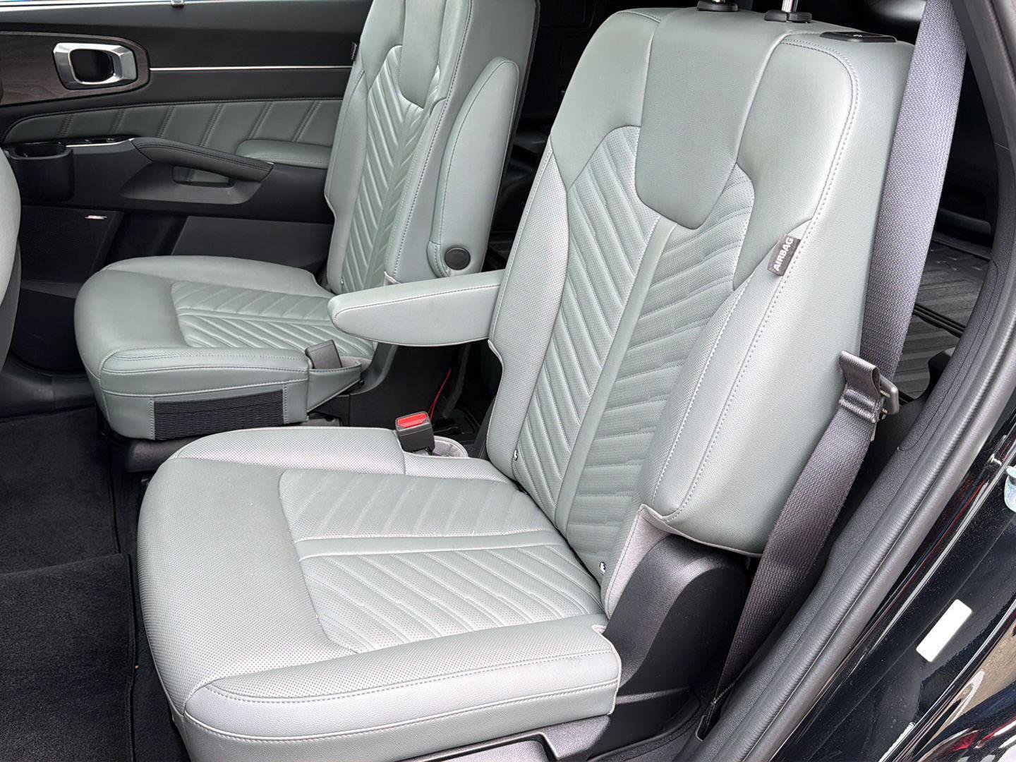 Used 2024 Kia Sorento SX Prestige w/ Sage Leather Package image 13