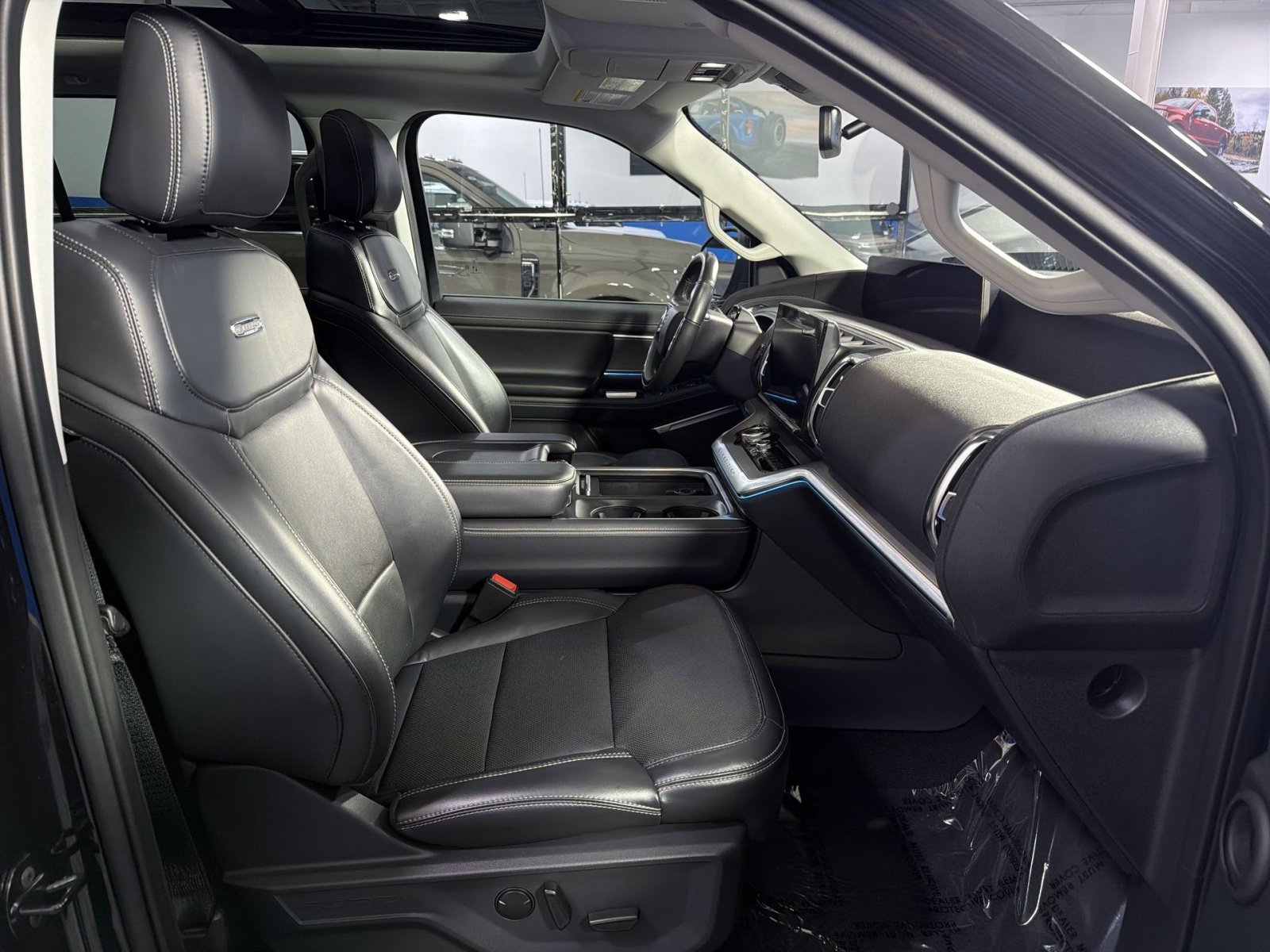 Used 2025 Ford Expedition Platinum AWD/4WD image 22