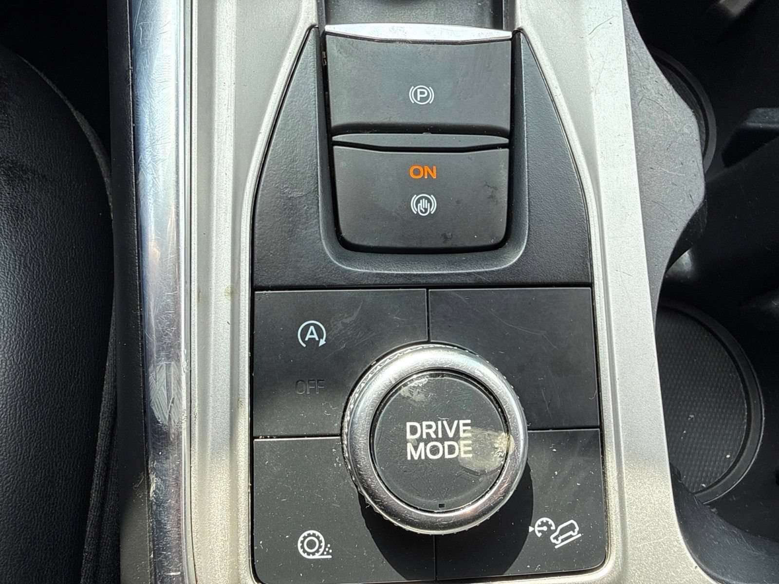 Used 2021 Ford Explorer XLT w/ Equipment Group 202A AWD/4WD image 32