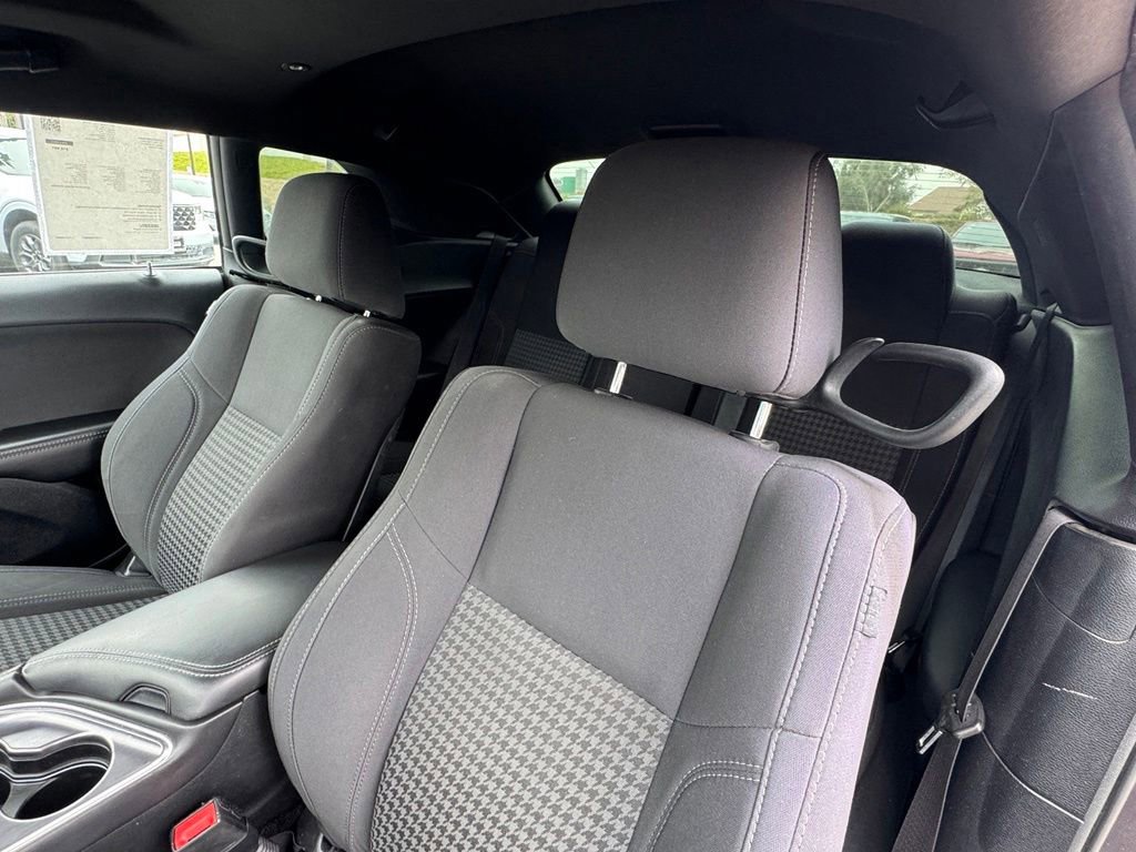 Used 2017 Dodge Challenger SXT RWD image 19