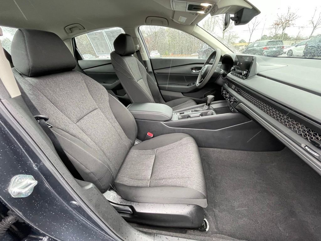 Certified 2025 Honda Accord LX image 31