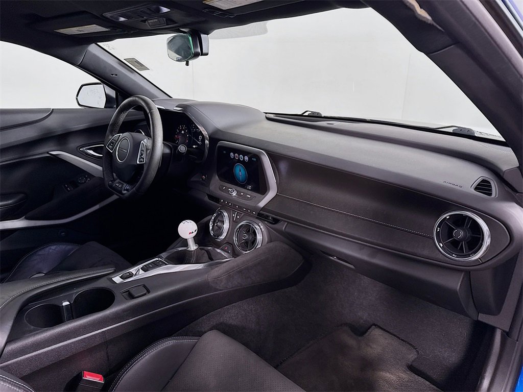 Used 2018 Chevrolet Camaro SS image 28