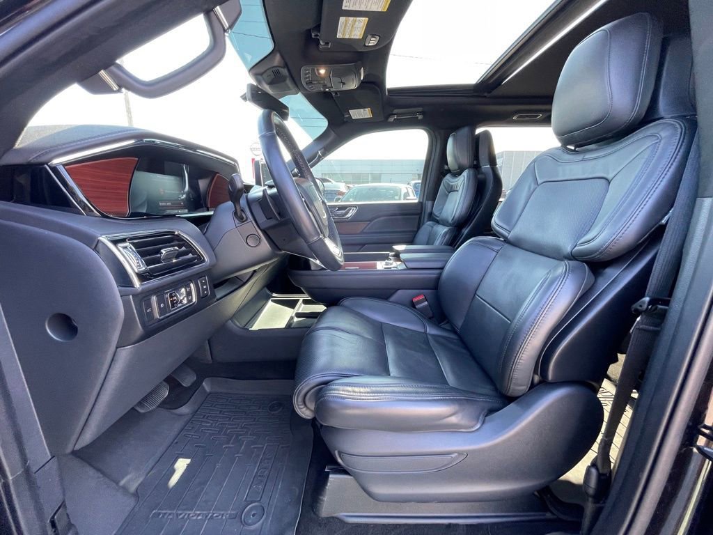 Used 2022 Lincoln Navigator Reserve image 22