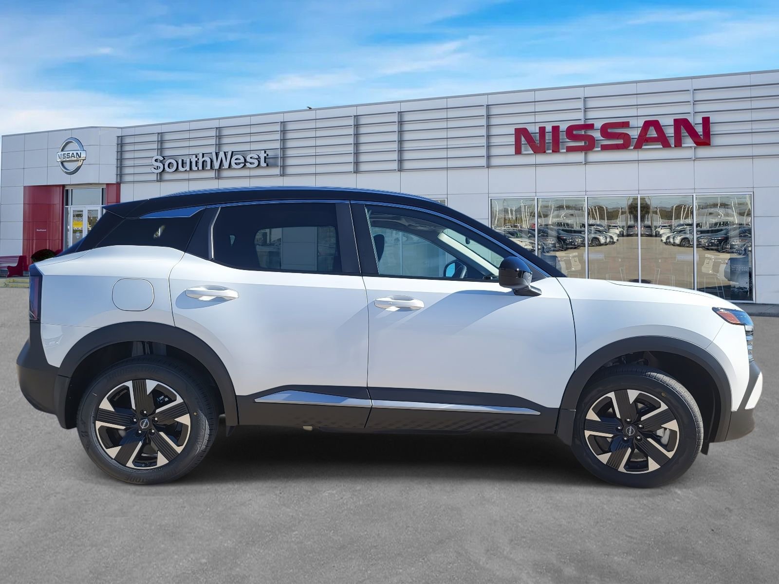 New 2026 Nissan Kicks SV w/ SV Premium Package image 5