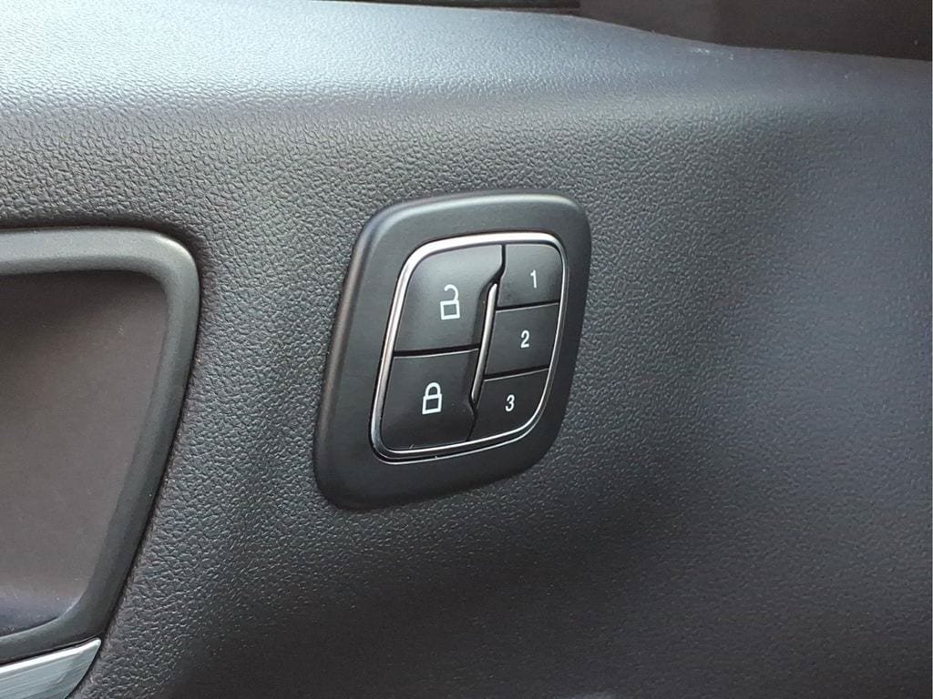 Used 2024 Ford Escape SE w/ PHEV Premium Package FWD image 19