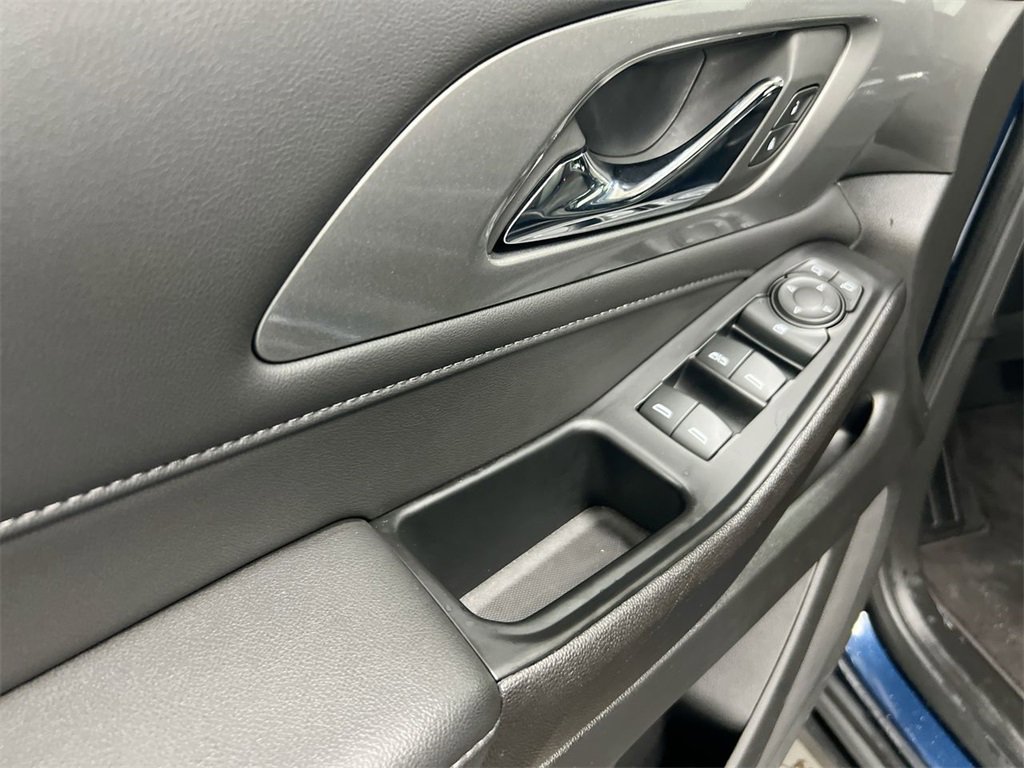 Used 2023 Chevrolet Traverse LT image 20