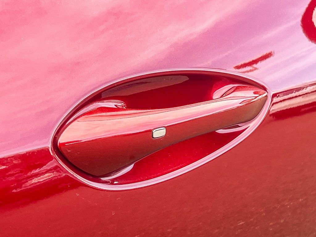 Certified 2024 Chevrolet Trax RS w/ Driver Confidence Package image 14