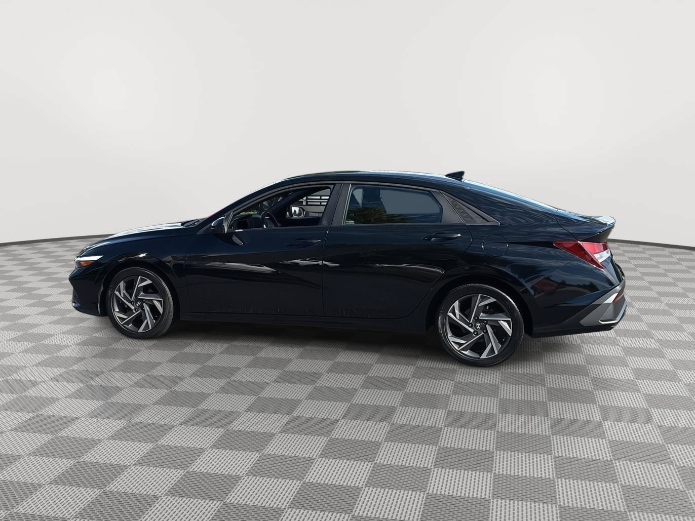 Certified 2025 Hyundai Elantra Sport FWD image 8