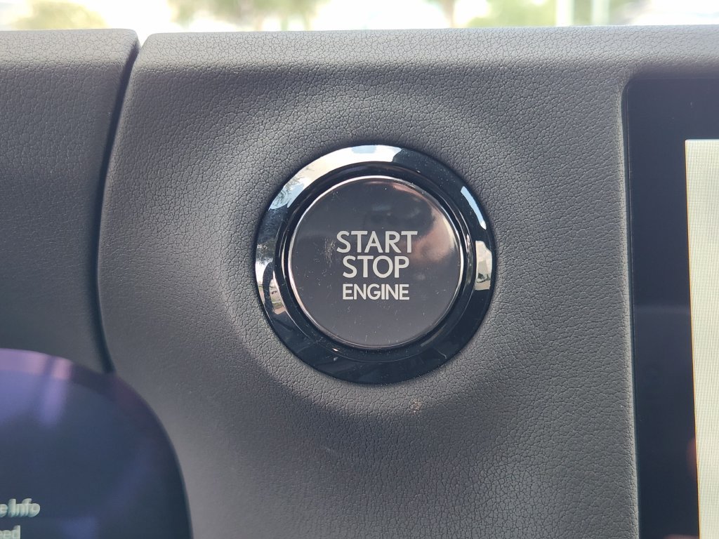 Used 2024 Lexus GX 550 AWD/4WD image 20