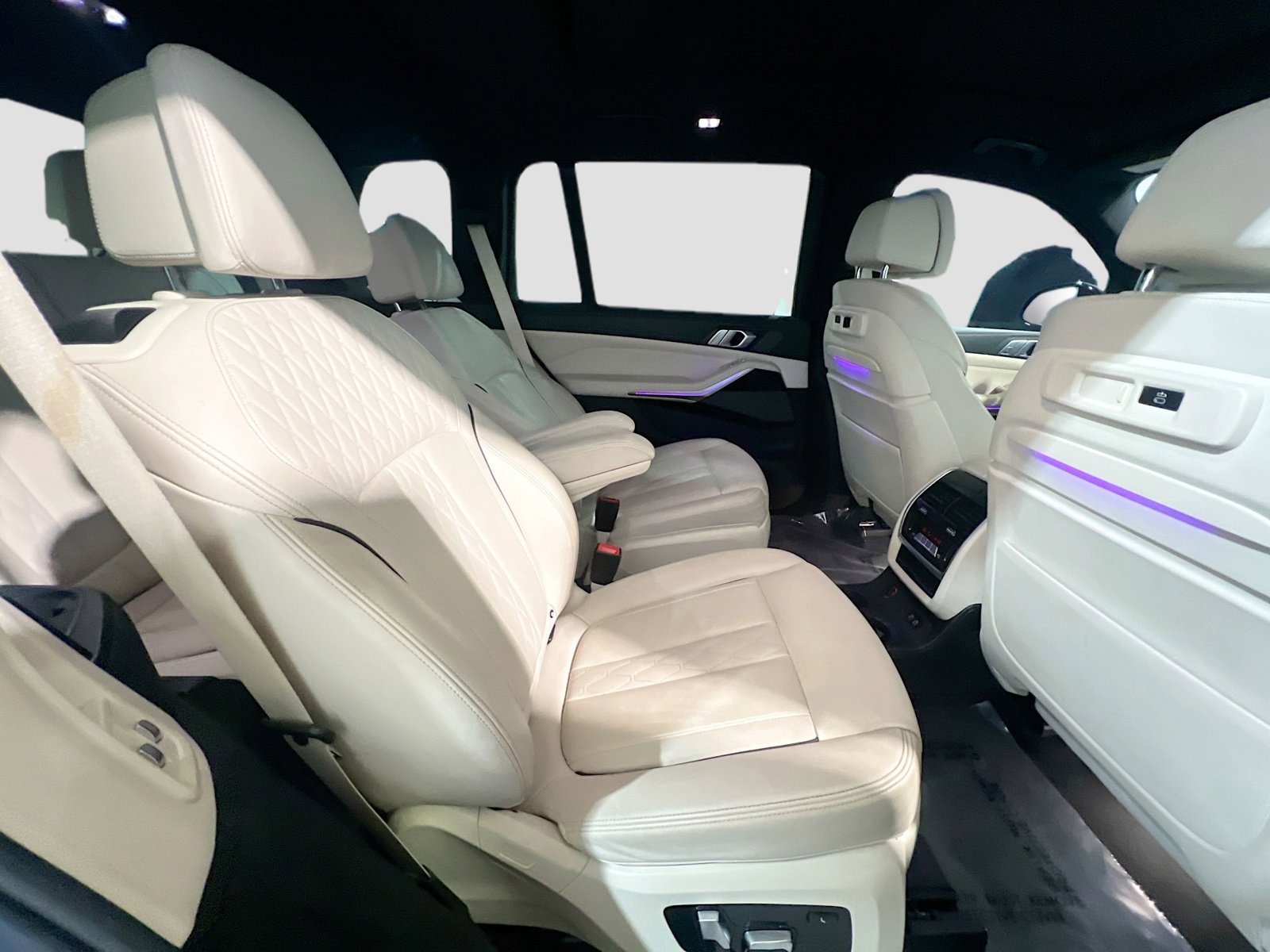 Used 2021 BMW X7 M50i image 21