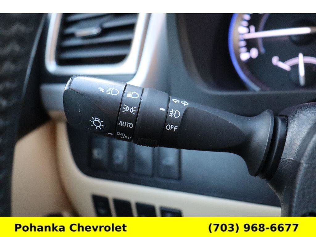 Used 2017 Toyota Highlander Limited image 12