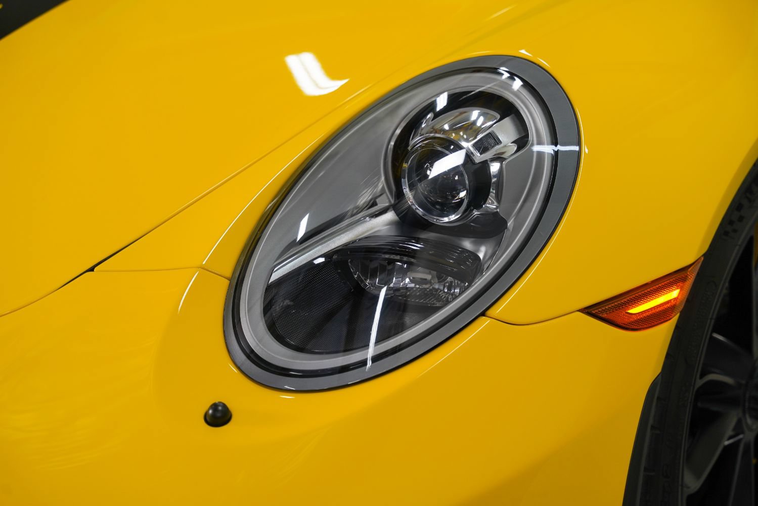 Used 2019 Porsche 911 Speedster RWD image 16
