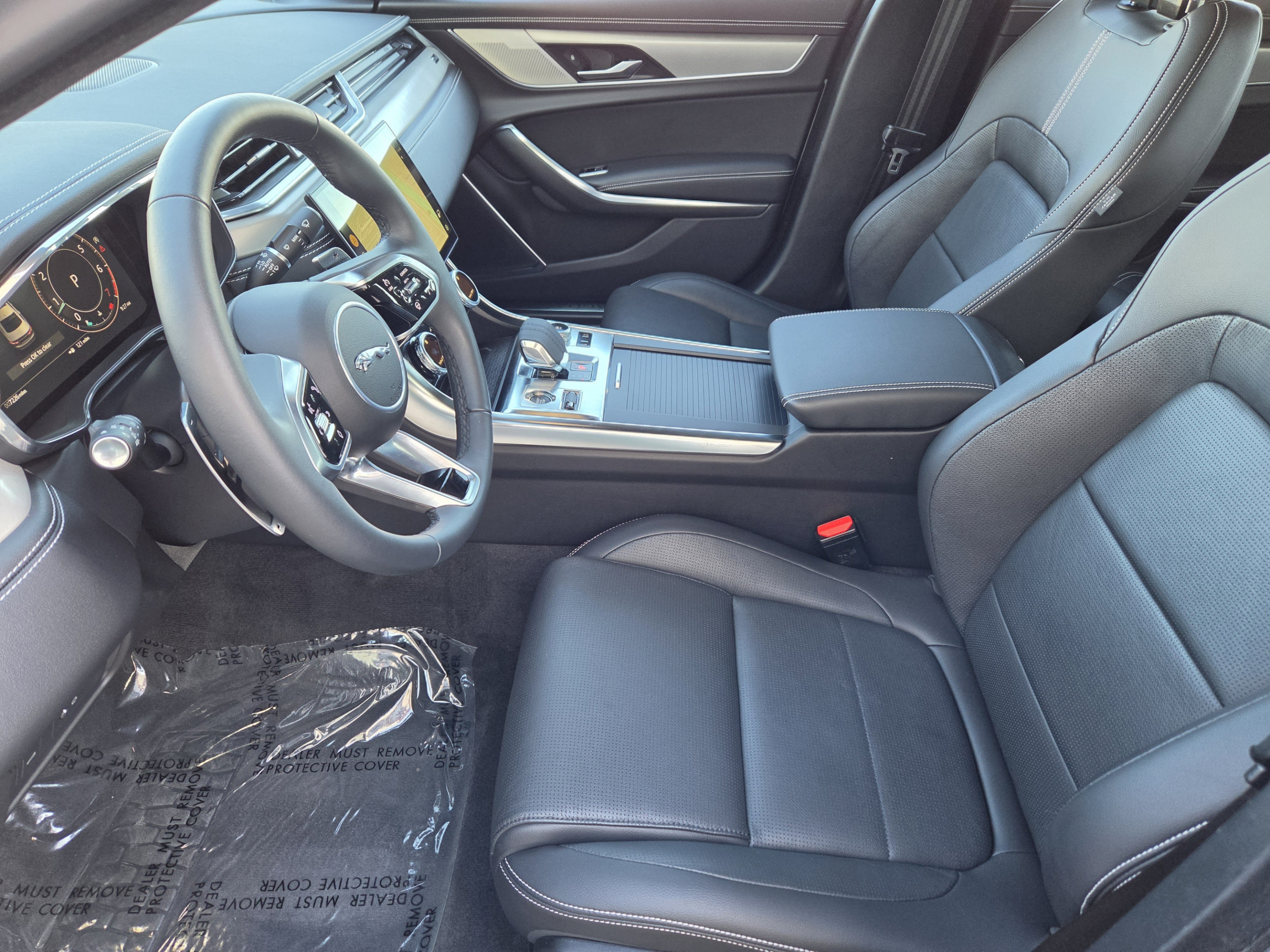 Certified 2024 Jaguar XF R-Dynamic SE AWD/4WD image 8