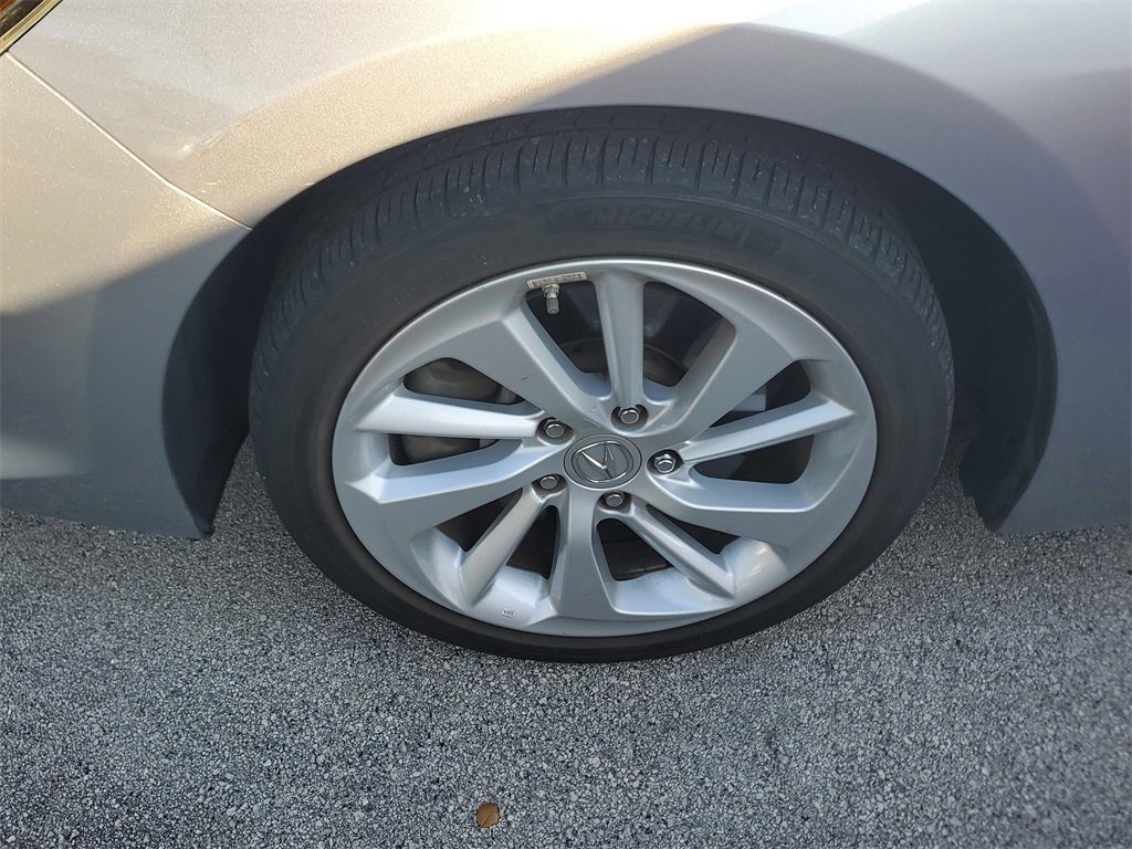 Used 2017 Acura ILX image 4