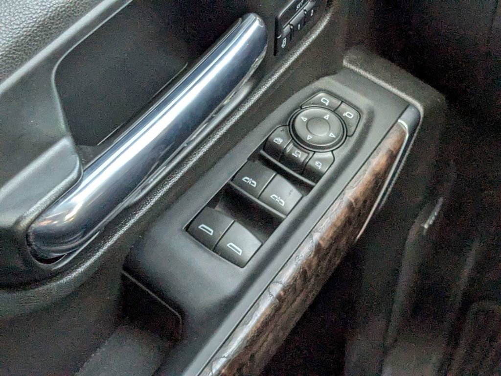 Used 2023 GMC Sierra 2500 Denali w/ Denali Black Diamond Edition image 18