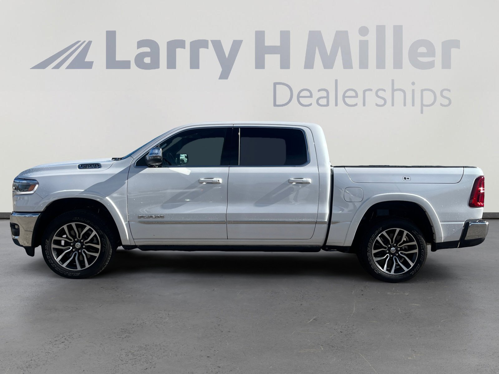 Used 2025 RAM 1500 Limited image 2