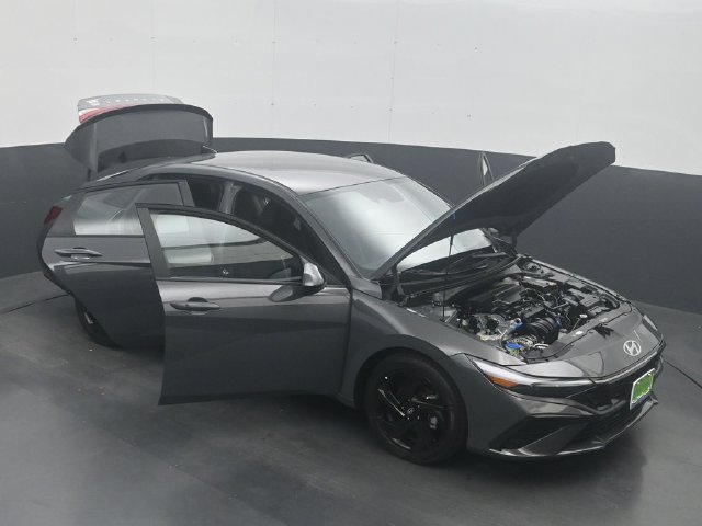 Used 2026 Hyundai Elantra Sport FWD image 48