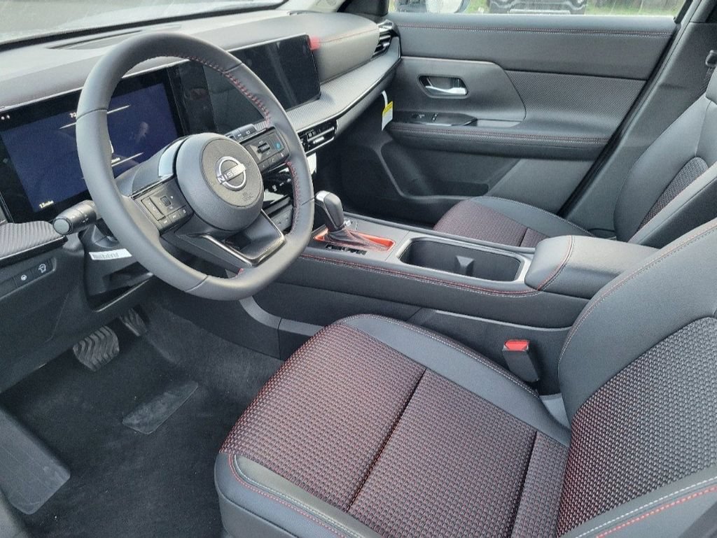 New 2026 Nissan Kicks SR FWD image 9