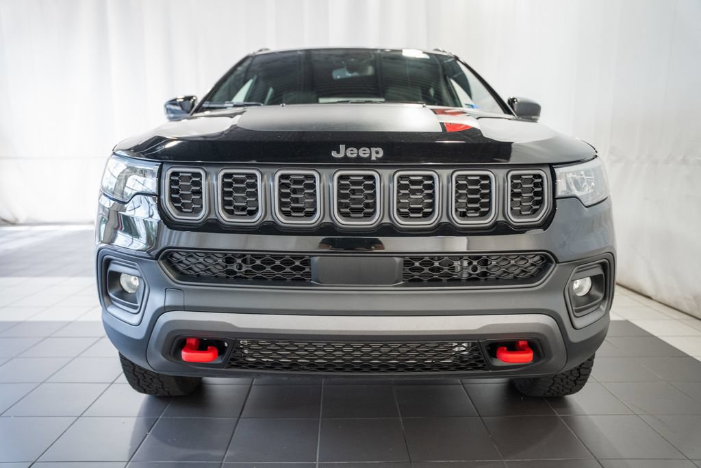 Certified 2025 Jeep Compass Trailhawk AWD/4WD image 2