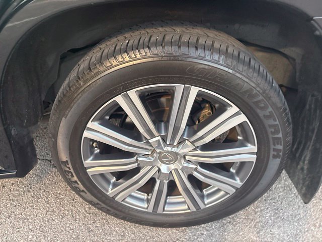 Used 2017 Lexus LX 570 4WD w/ Luxury Package image 5