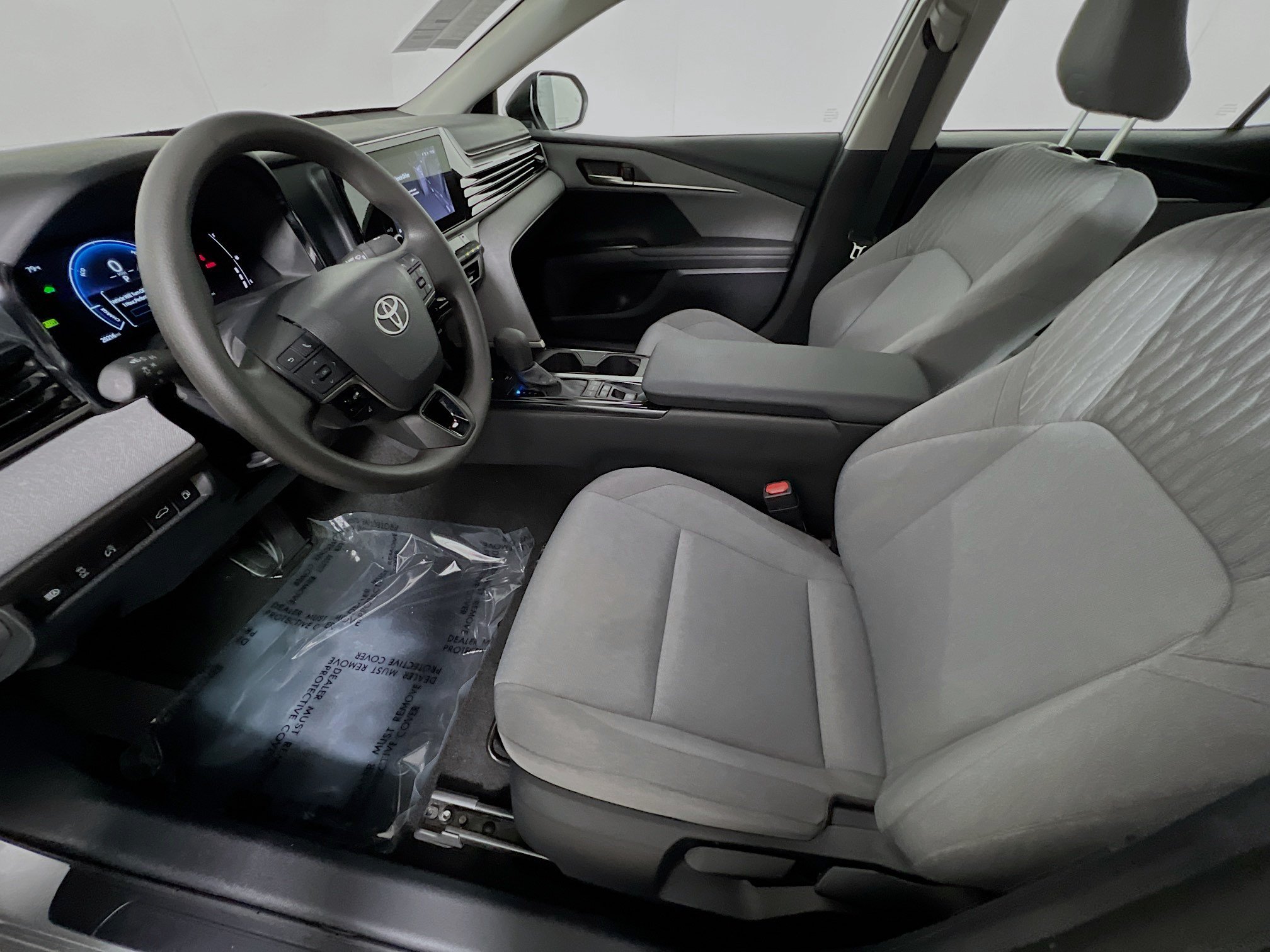 Used 2025 Toyota Camry LE FWD image 15