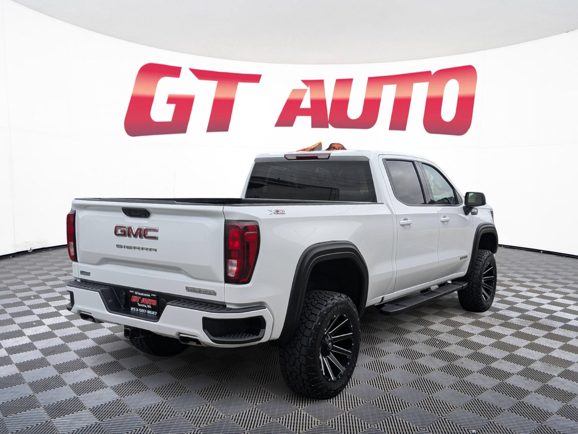 Used 2024 GMC Sierra 1500 Elevation w/ X31 Off-Road Package AWD/4WD image 5