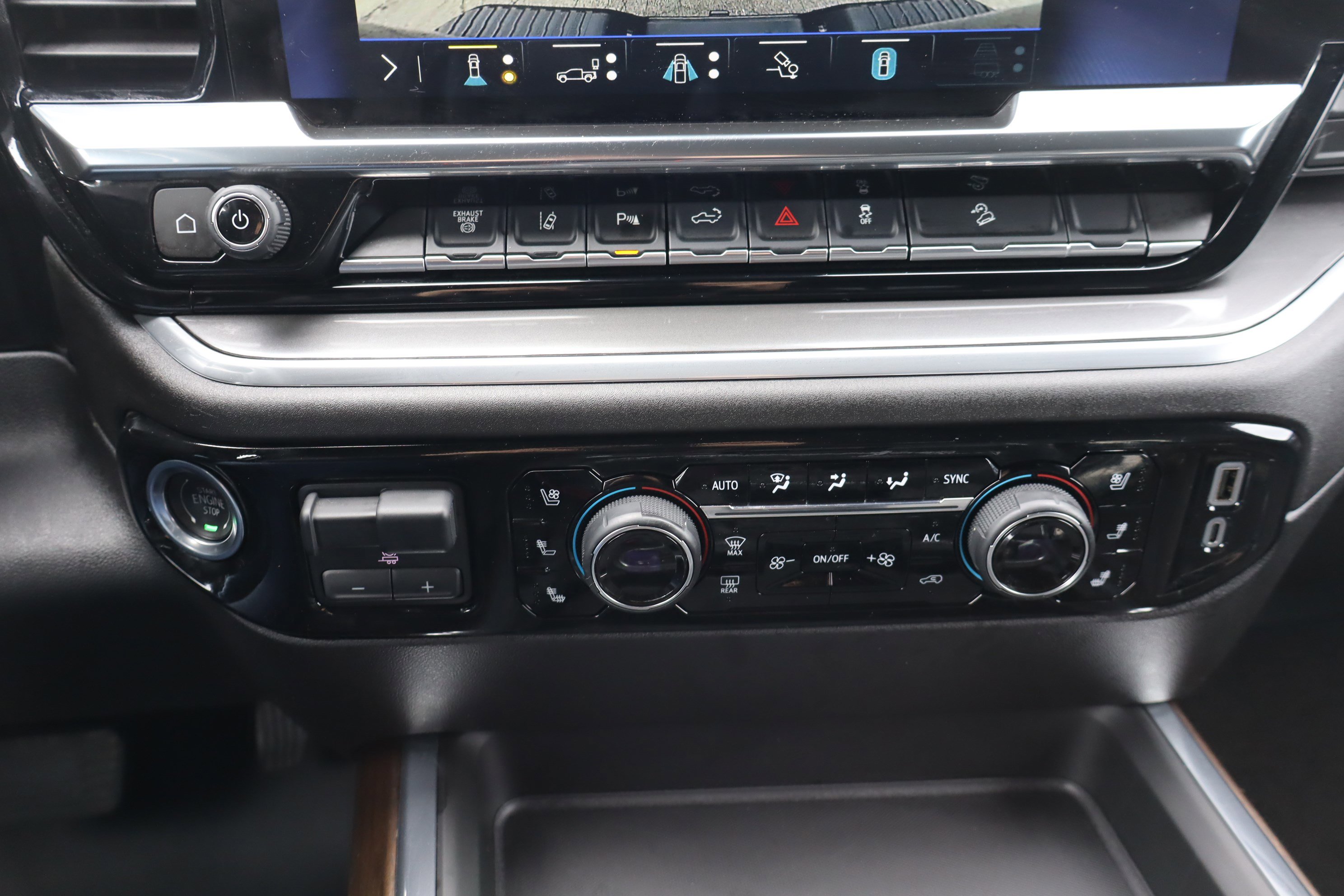 Certified 2025 Chevrolet Silverado 2500 High Country w/ High Country Premium Package image 33