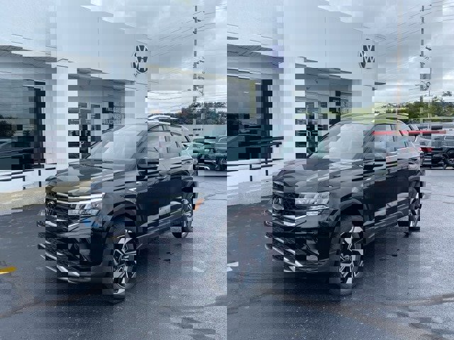 New 2024 Volkswagen Taos SE image 6