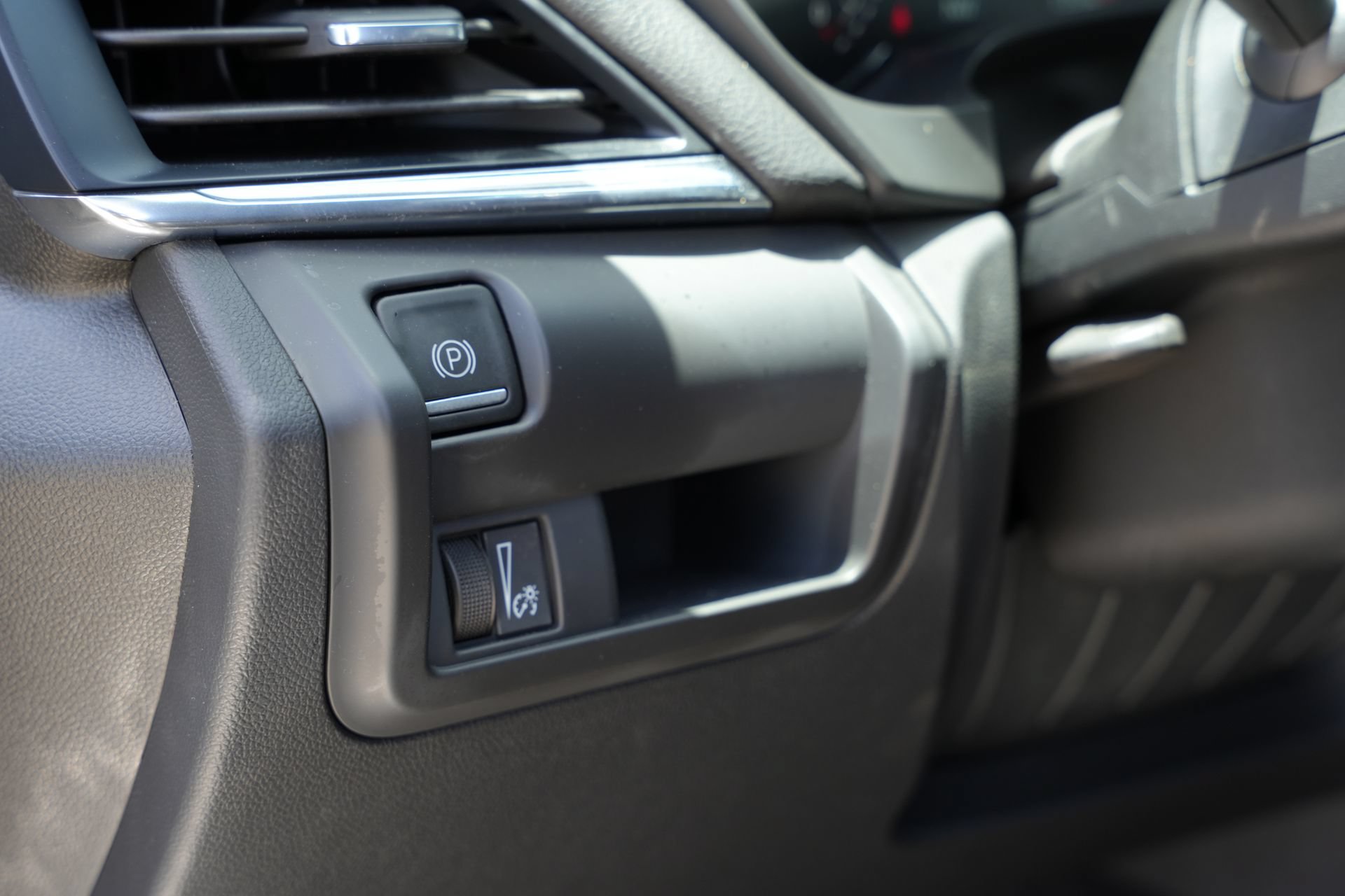 Certified 2025 Cadillac CT4 Premium Luxury RWD image 17