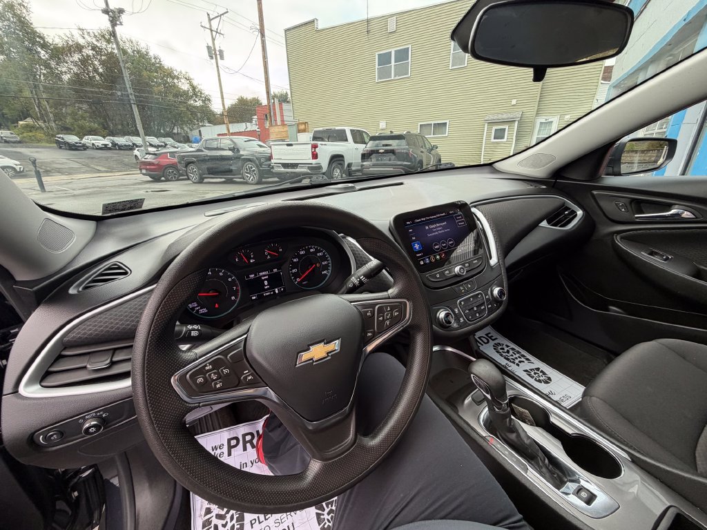 Used 2023 Chevrolet Malibu LT FWD image 21