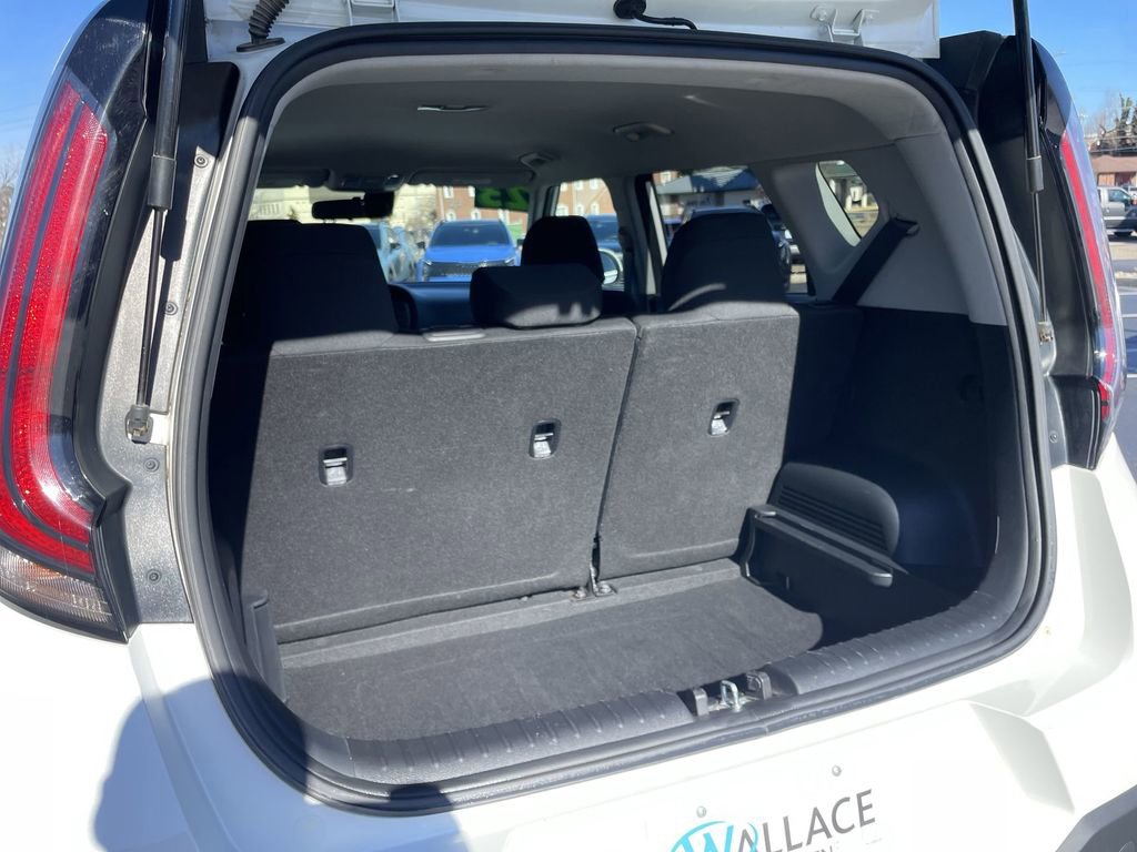 Certified 2023 Kia Soul LX w/ Option Group 015 FWD image 33