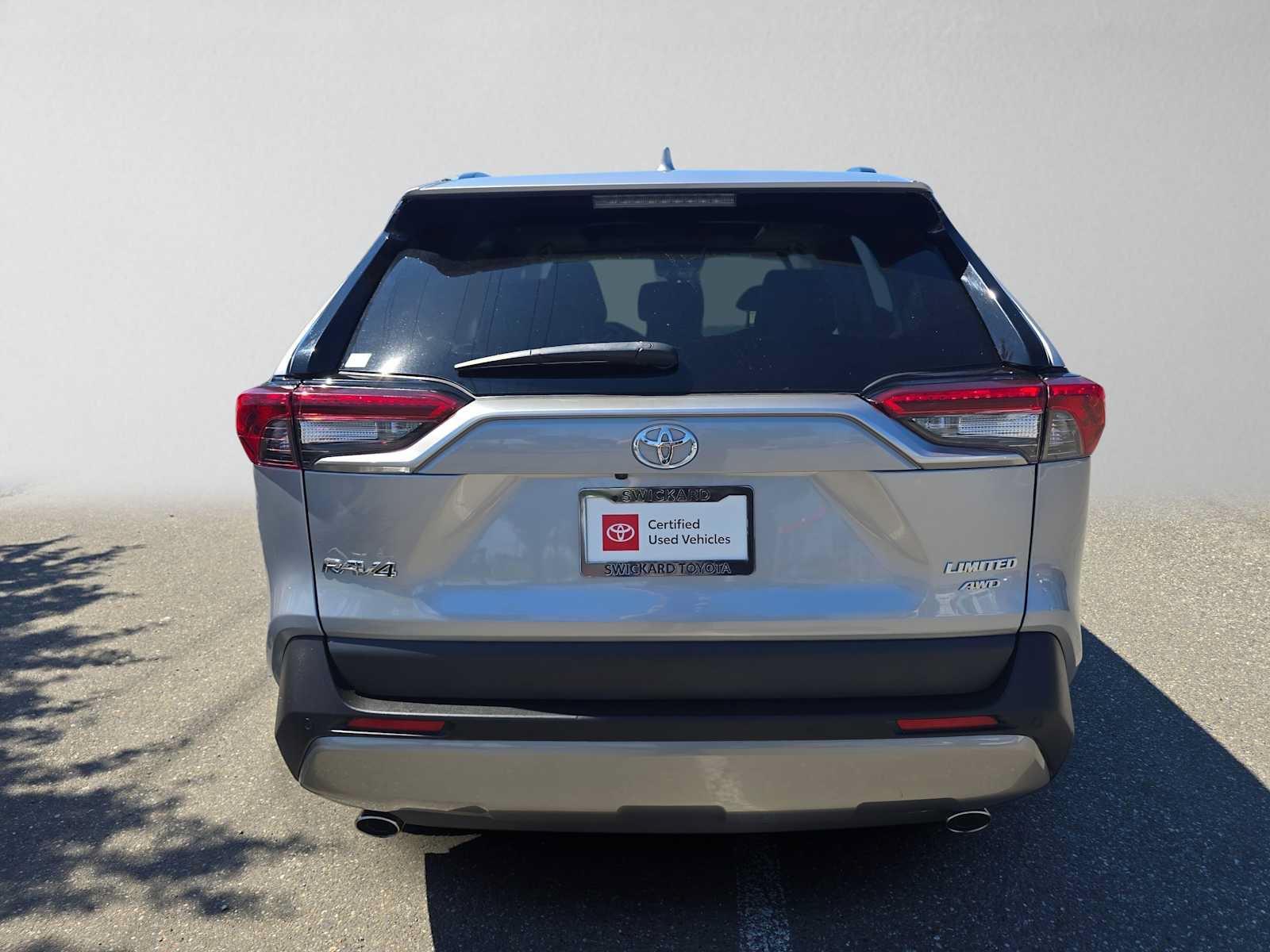 Certified 2022 Toyota RAV4 Limited AWD/4WD image 6