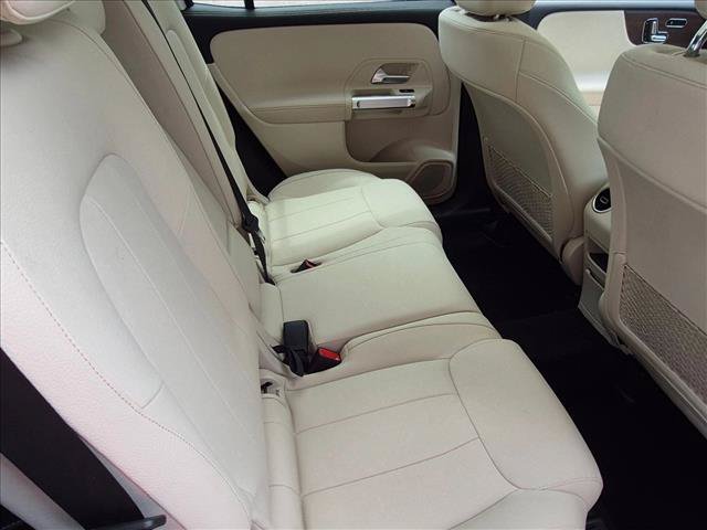 Used 2023 Mercedes-Benz GLB 250 image 20