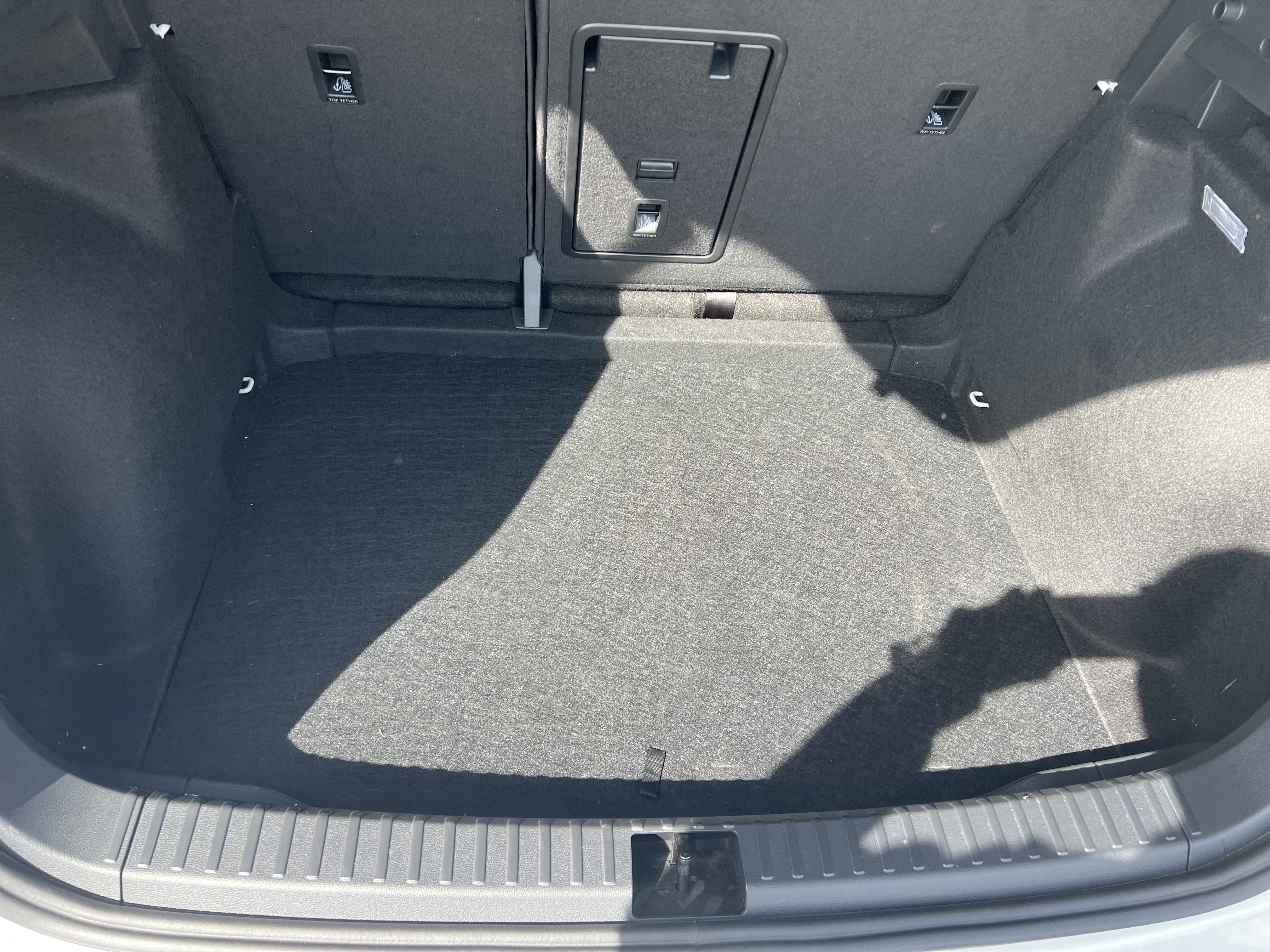 Certified 2025 Volkswagen Taos SE image 31