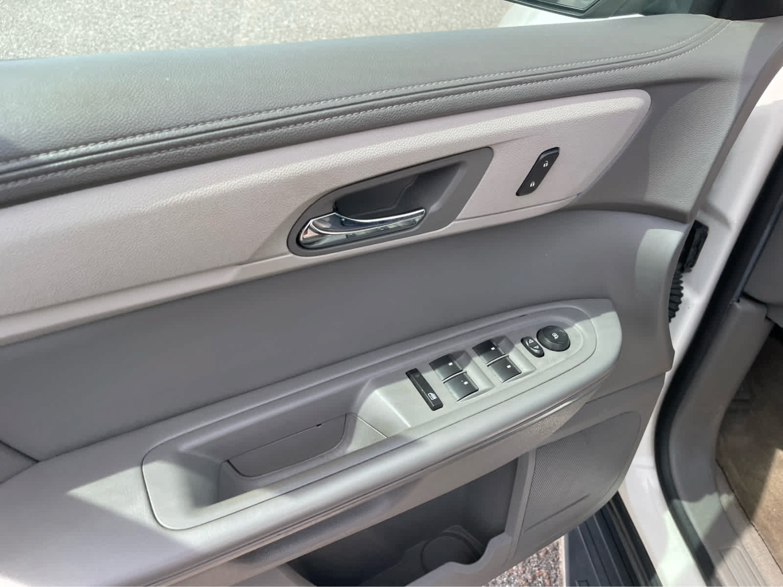Used 2014 Chevrolet Traverse LS FWD image 11