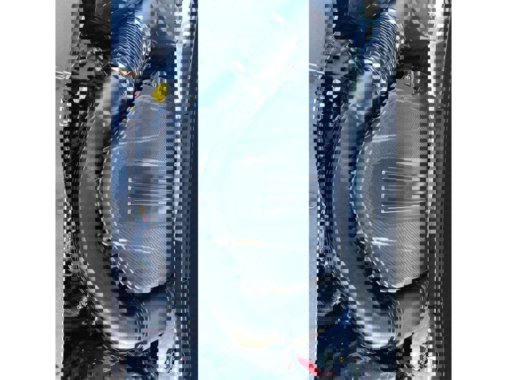 Used 2025 GMC Acadia Elevation image 13