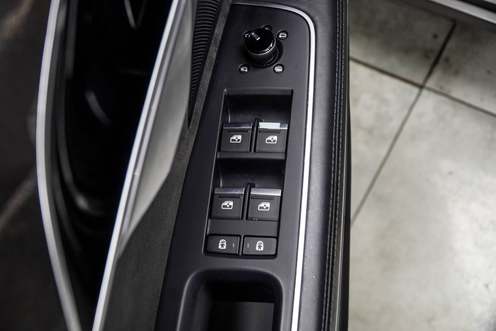 Used 2021 Audi A8 L 4.0T w/ Executive Plus Package AWD/4WD image 40