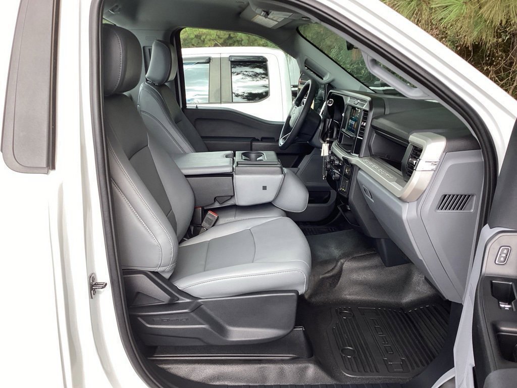 New 2025 Ford F250 XL w/ FX4 Off-Road Package image 35