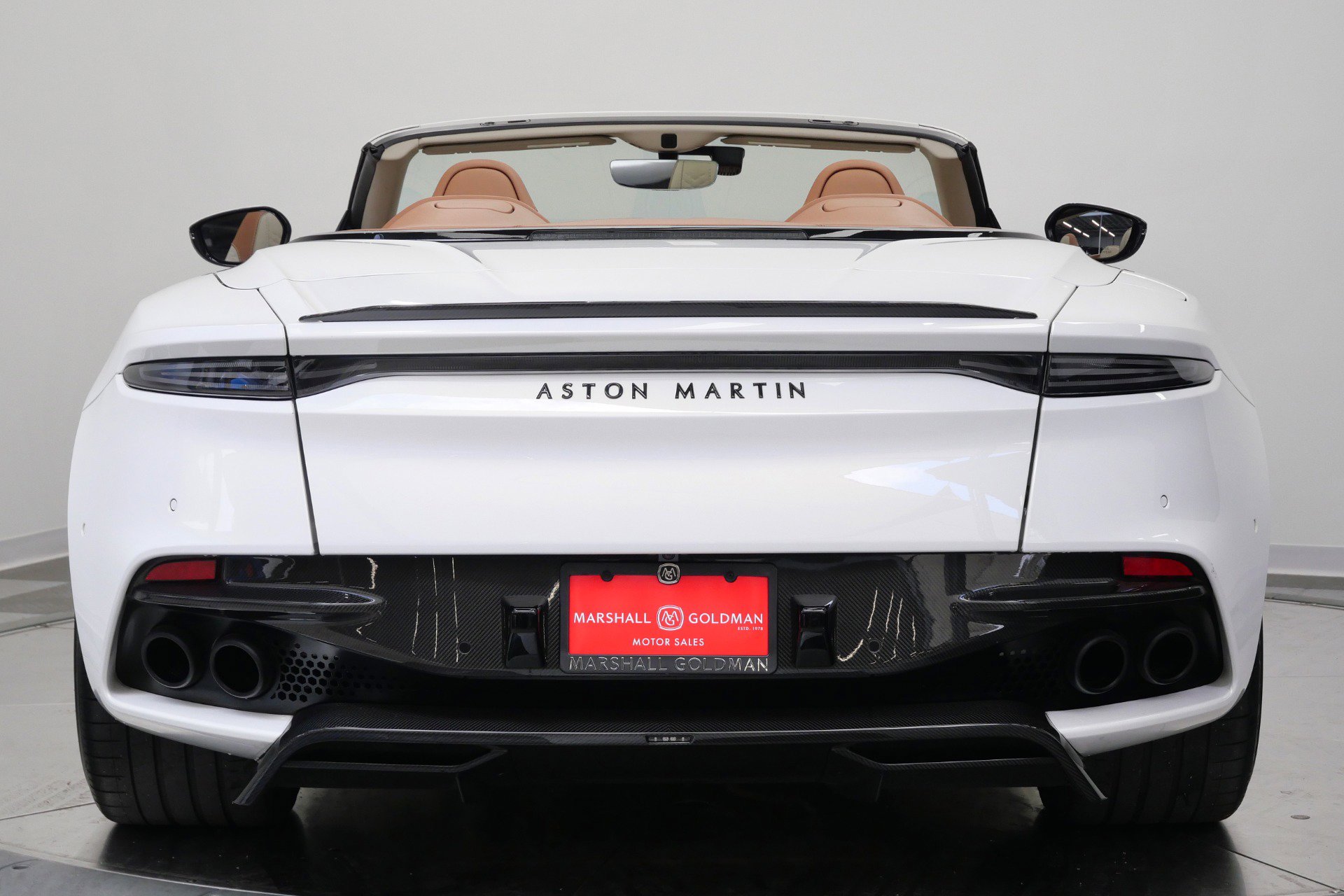 Used 2022 Aston Martin DBS Superleggera Volante RWD image 8