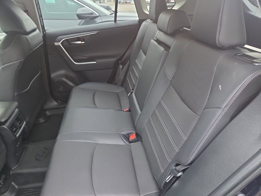 Used 2025 Toyota RAV4 Limited w/ Advanced Technology Package image 8