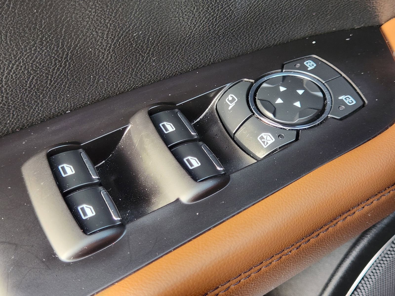 Used 2023 Lincoln Nautilus Reserve image 25