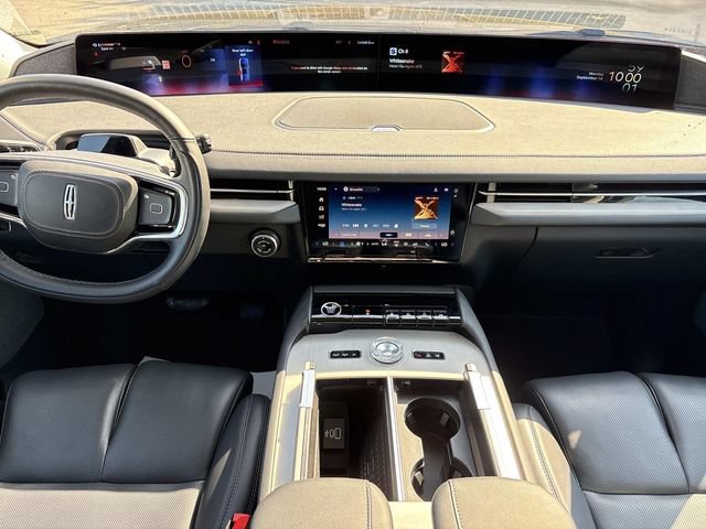 Certified 2025 Lincoln Navigator Reserve AWD/4WD image 16