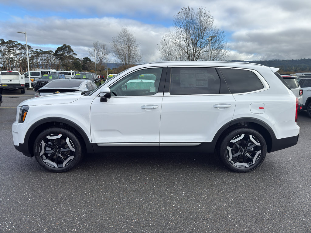 New 2025 Kia Telluride S image 2