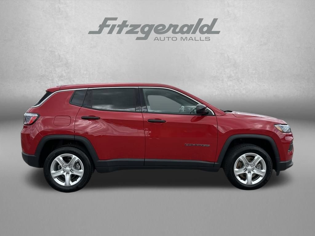 Used 2023 Jeep Compass Sport AWD/4WD image 4