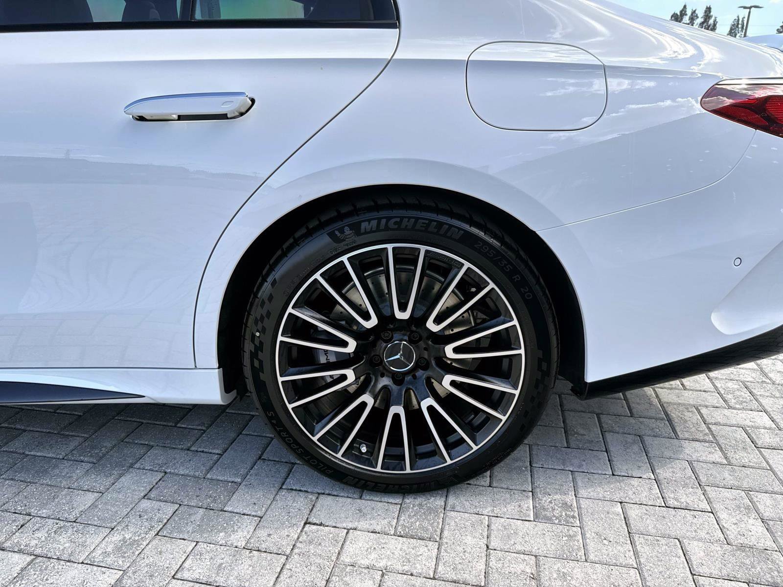 New 2026 Mercedes-Benz E 53 AMG e 4MATIC Sedan image 10