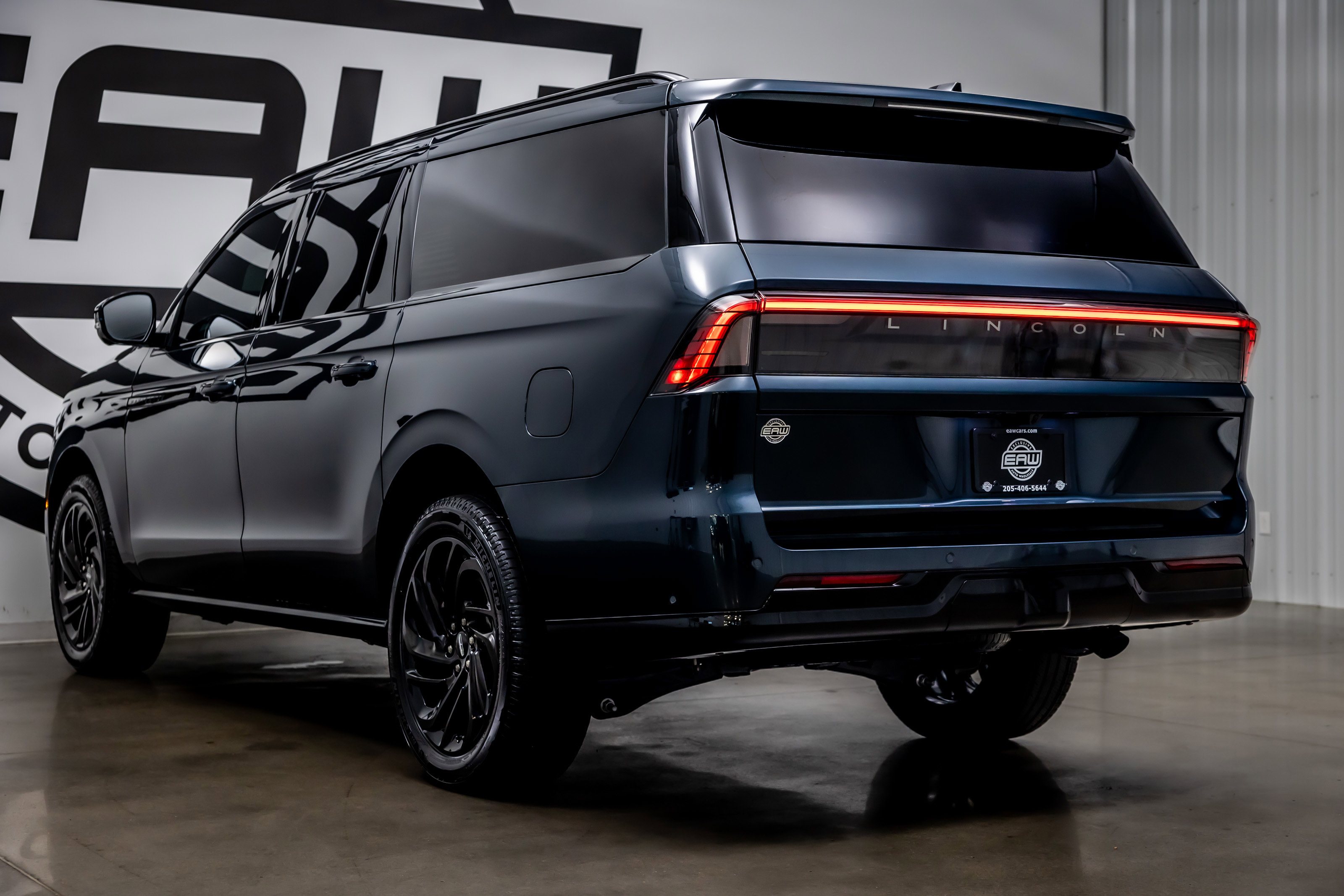 Used 2025 Lincoln Navigator L Reserve image 34